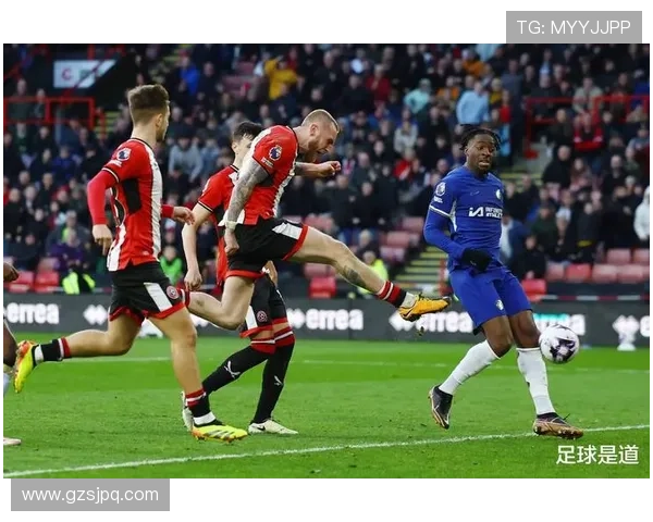 足球明星因压力与伤病考虑退赛引发广泛关注与讨论