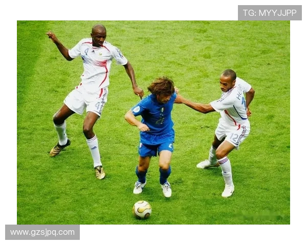 足球学校培养的50位足球明星背后的故事与成就揭秘